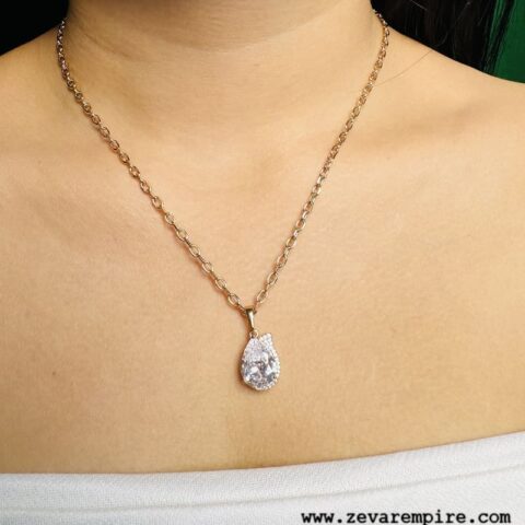Victory Royale 18K Gold-Plated Cuban Chain & Lion Head Pendant Set