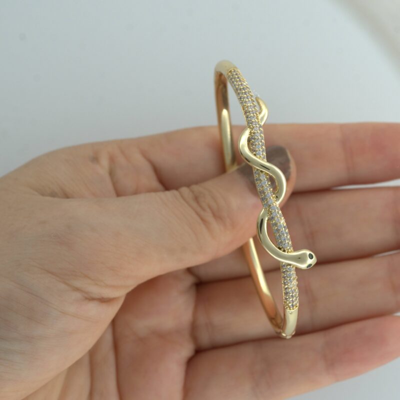 Elegant 18K Gold Color Bangle - Image 3
