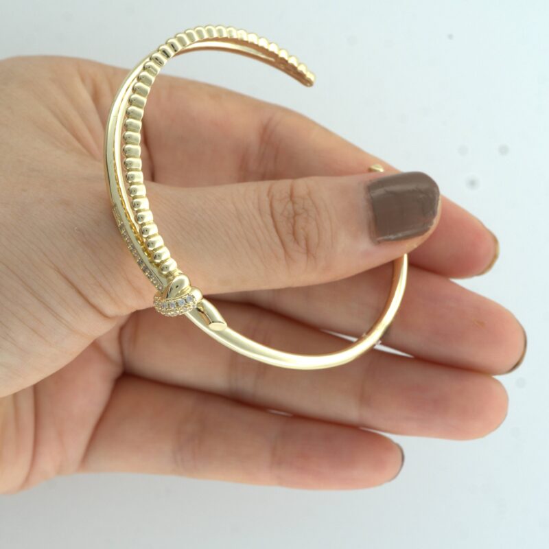 Elegant 18K Gold Color Bangle - Image 3