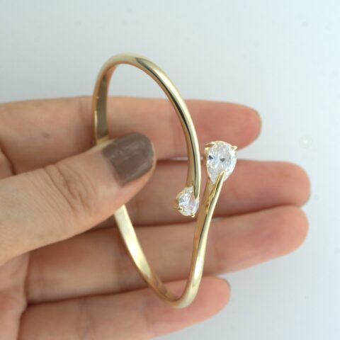 Elegant 18K Gold Color Bangle